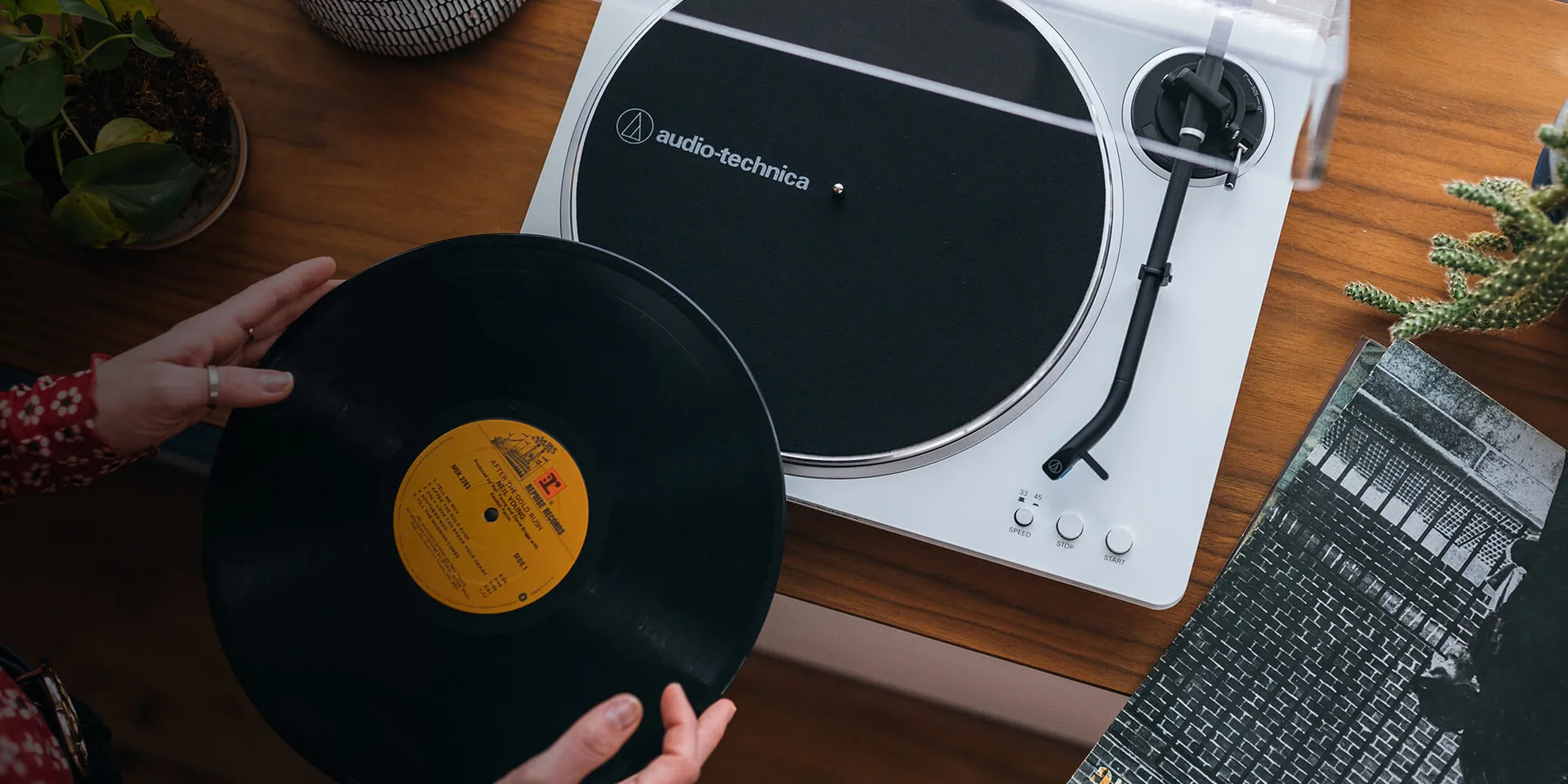 Audio-Technica AT-LP70XBT en ARTIKULOS Portada 2