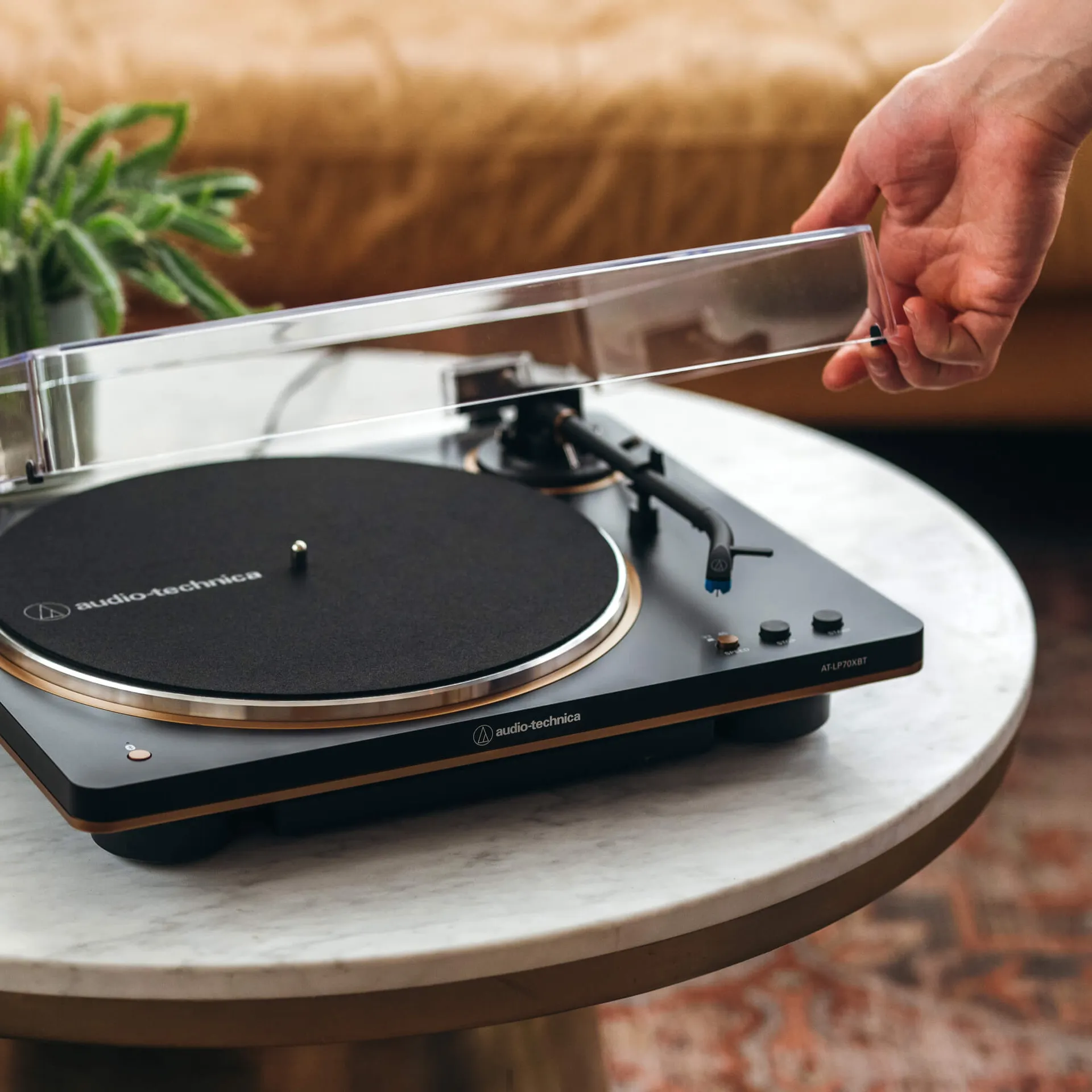 Audio-Technica AT-LP70XBT en ARTIKULOS Portada 3