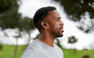 Cómo emparejar tus audífonos Shokz OpenFit con tu celular de manera fácil